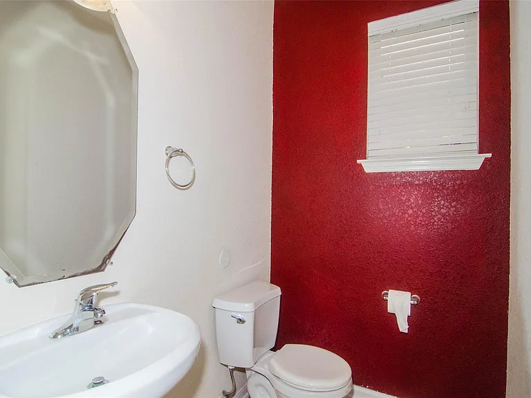 3939 Calgary Cir — Photo 16