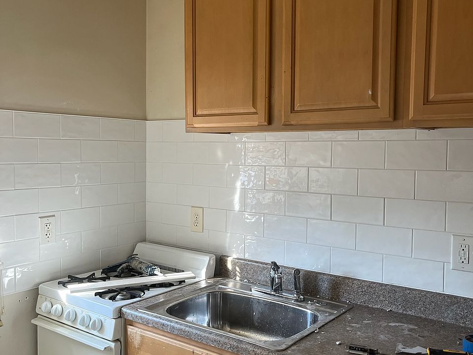 1st image of 2700 Derry St APT 2