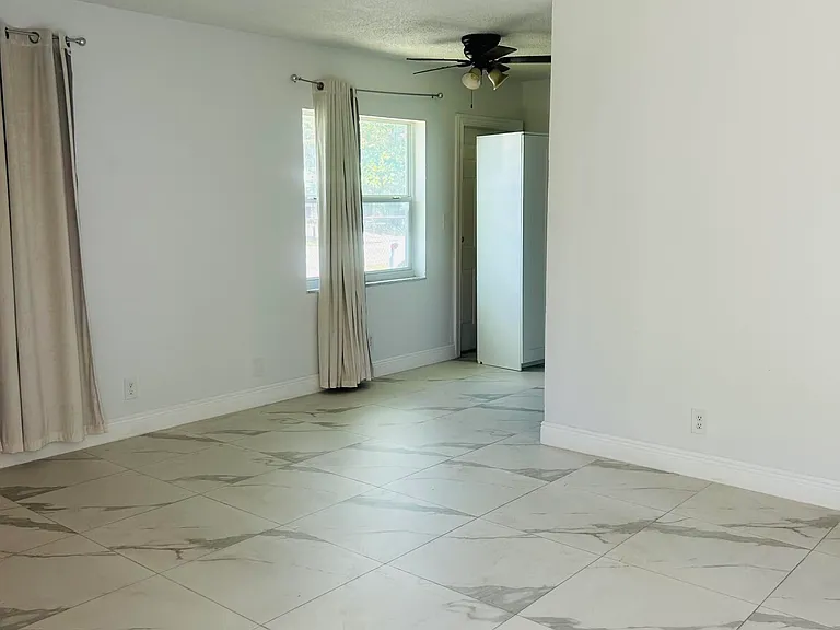 1471 NW 20th St #A — Photo 11
