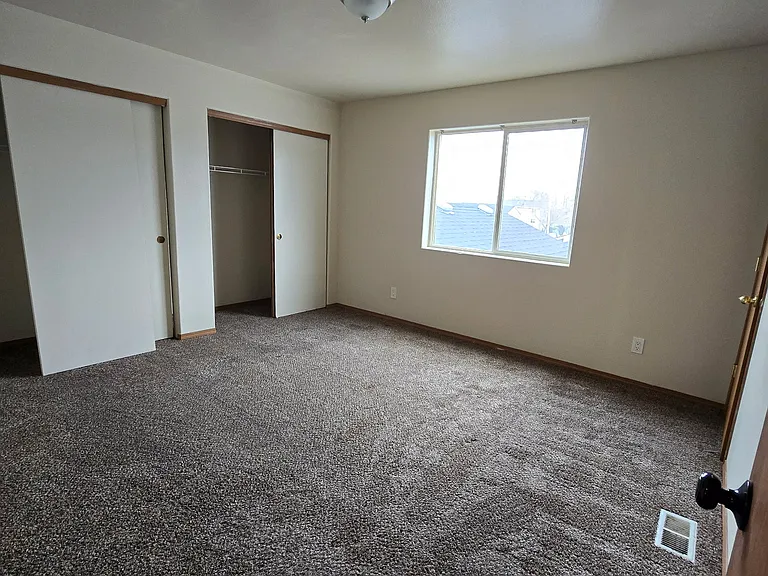 380 Dean Ave #B — Photo 13