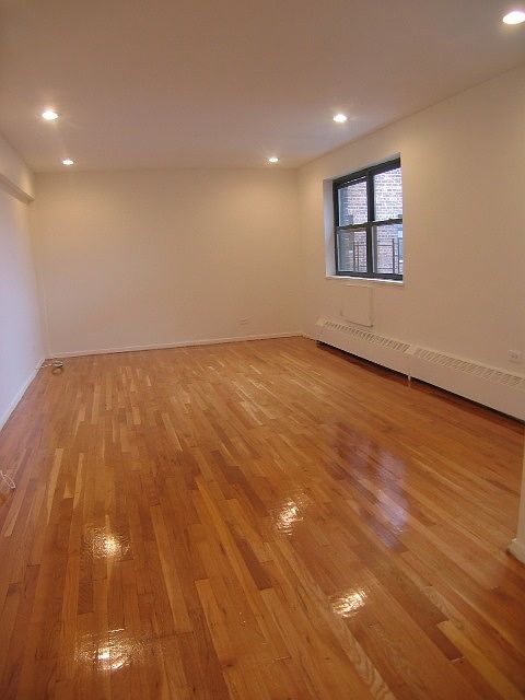 2nd image of 14935 Northern Blvd APT 5A