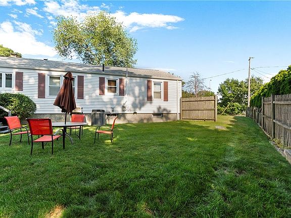 4th image of 4 Tophill Dr