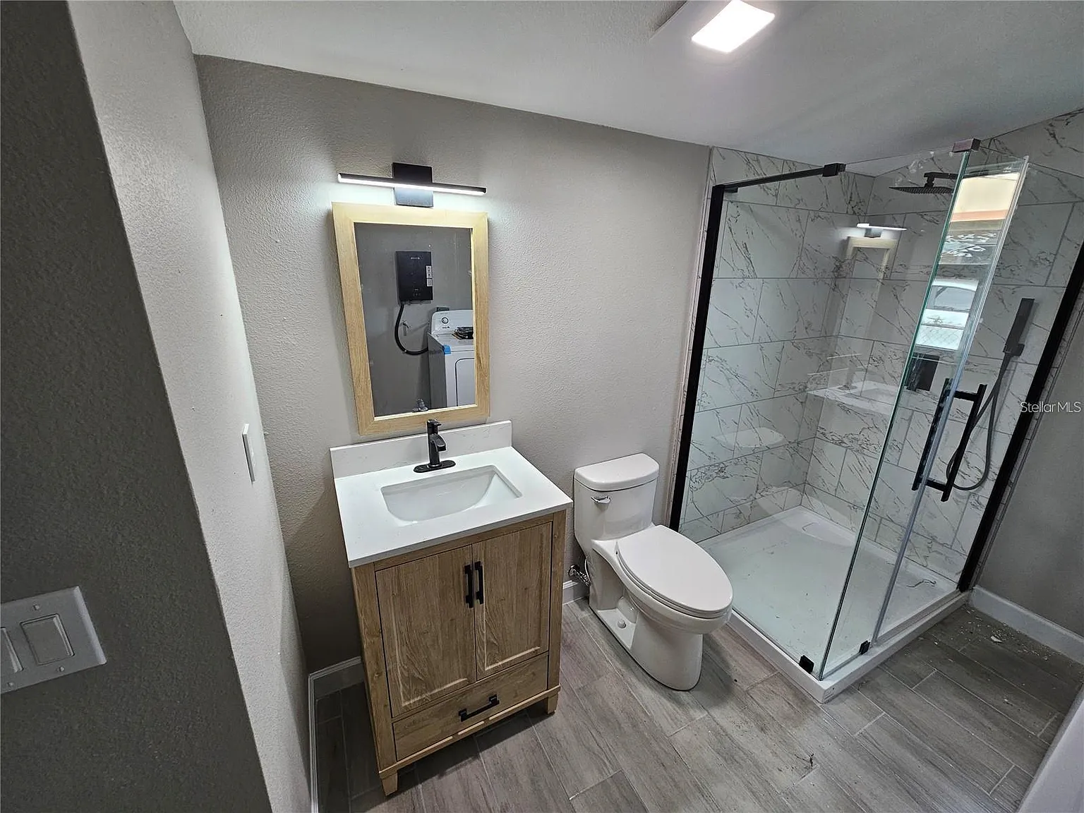 3 bed, 955 sqft, $2,000 — Photo 2