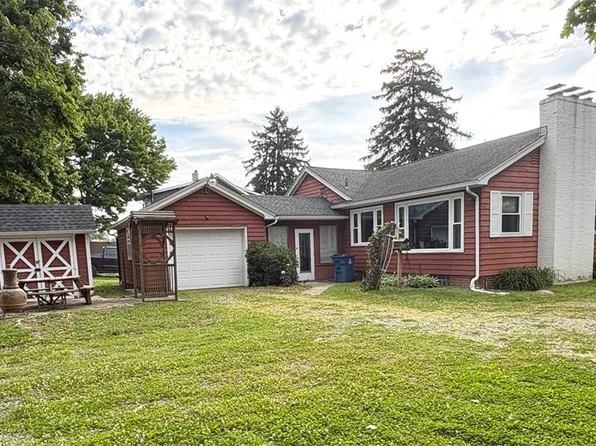 339 Belle St SW, Hartville, OH 44632
