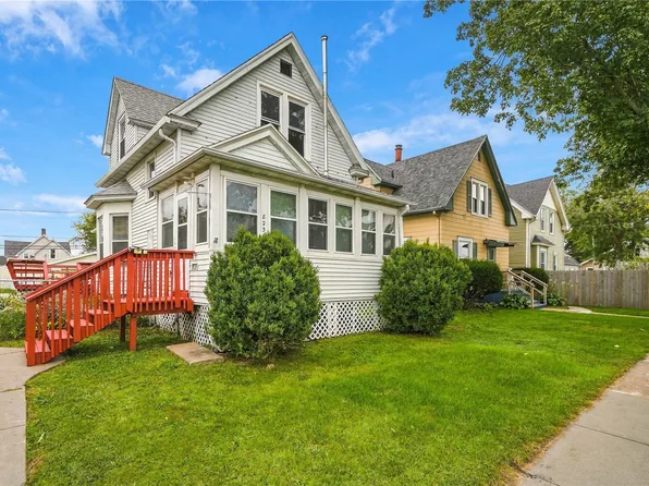 823 D Ave NW, Cedar Rapids, IA 52405