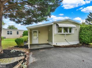 209 Holly Dr, Mount Wolf, PA 17347