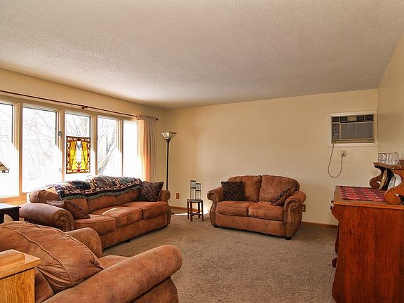 6048 Chestnut Rd., Mound, MN.