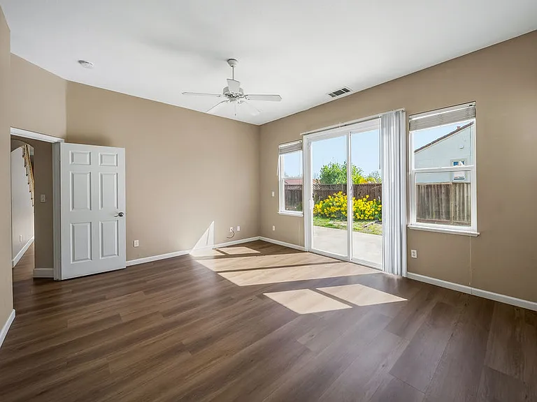 4855 Greencastle Way — Photo 13