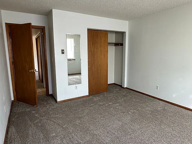 759 W 24th St — Photo 15