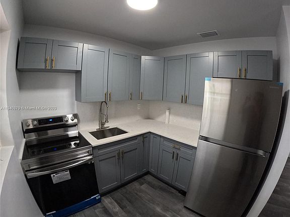 5th image of 819 NW 3rd Ave #1-3