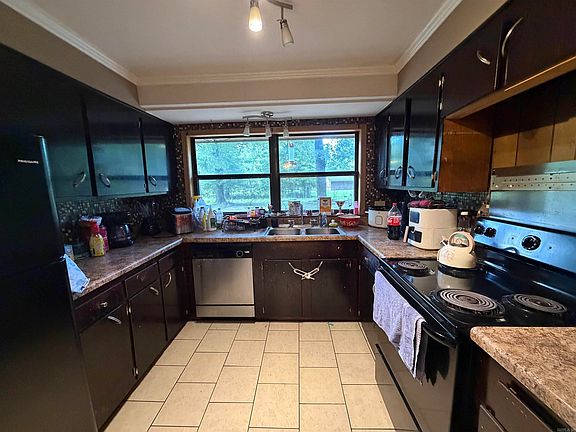 2nd image of 19 Jackson Dr