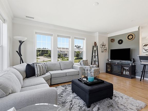 3rd image of 6 Overlook Dr #204