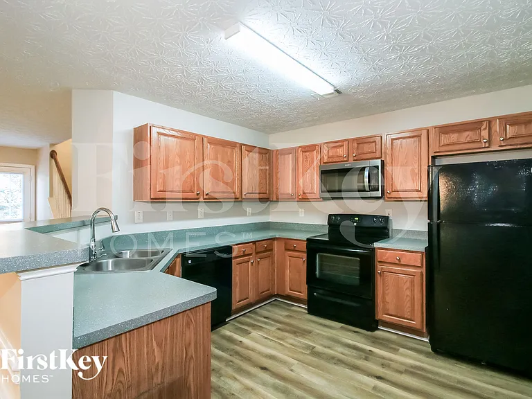 7424 Garnet Dr — Photo 8