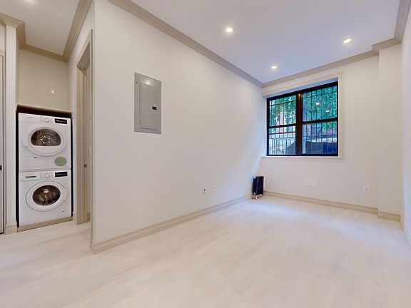 3rd image of 228 E 84th St APT 1B