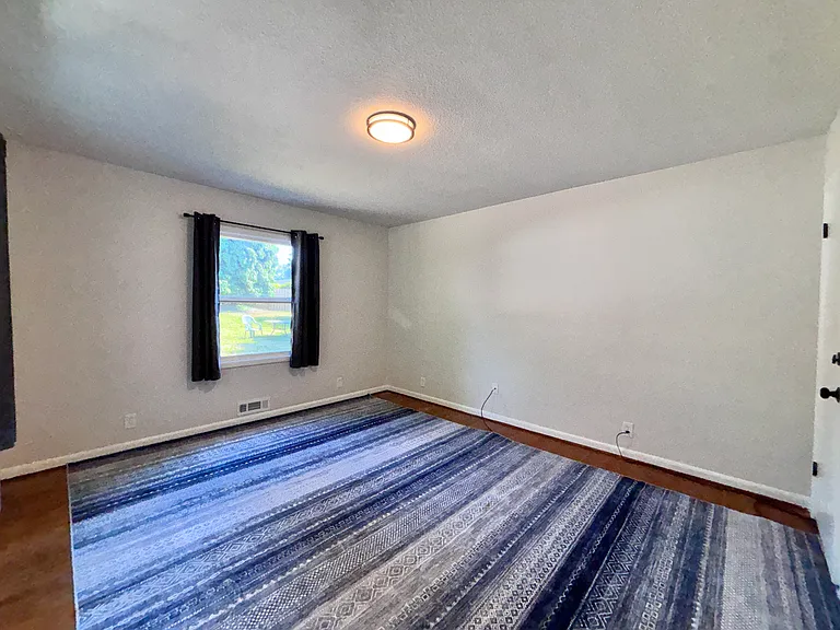 10410 NE Fargo St #D — Photo 3