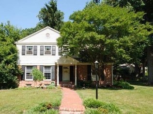 1 Whippoorwill Ct, Rockville, MD 20852