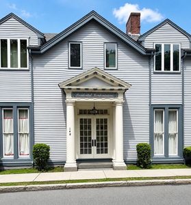 148 Presidents Ln APT 4, Quincy, MA, 02169