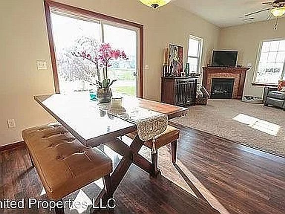 5th image of 1498 Burr Dr