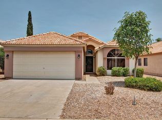 221 S Crosscreek Dr, Chandler, AZ 85225
