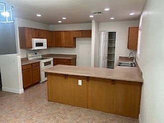5th image of 42430 W Sunland Dr