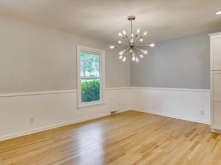 2111 Huron Dr — Photo 19