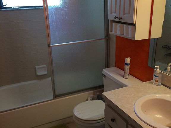 2nd image of 614 SW 7th Ave