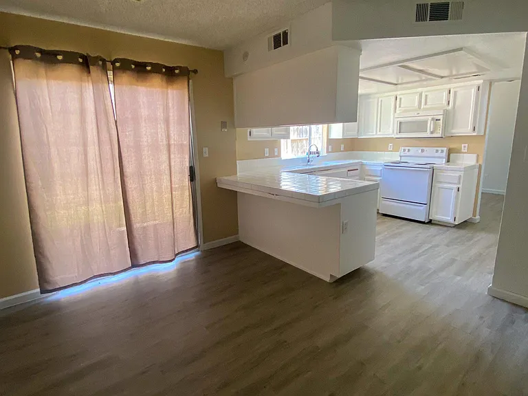 8208 Fawn St — Photo 6