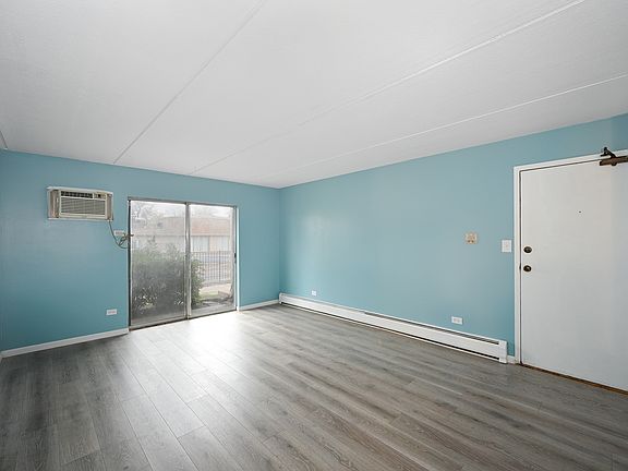 4th image of 267 Shorewood Dr APT Gd
