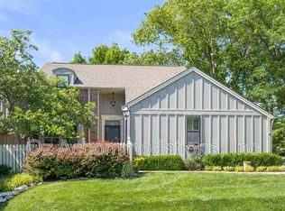 4300 W 111th Ter, Leawood, KS 66211