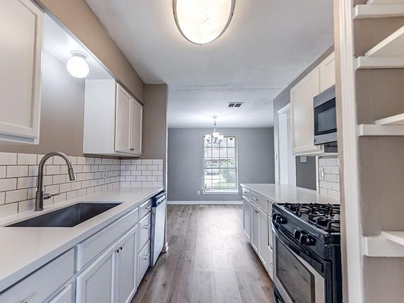 4th image of 803 Knob Hollow St