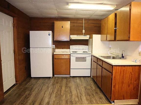 3rd image of 13 West St Unit 1A