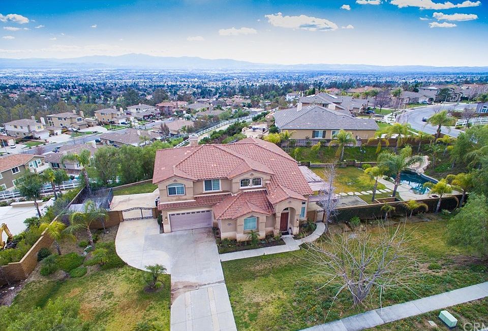 2nd image of 9949 Meadowood Dr