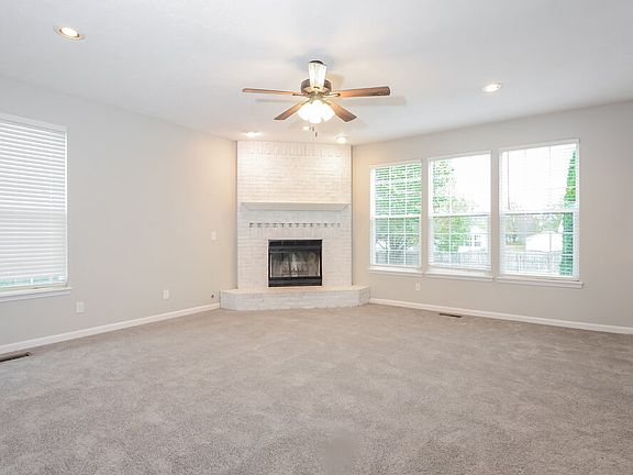 5th image of 1903 Windsor Ln