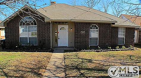 1st image of 714 Oakbrook Ln