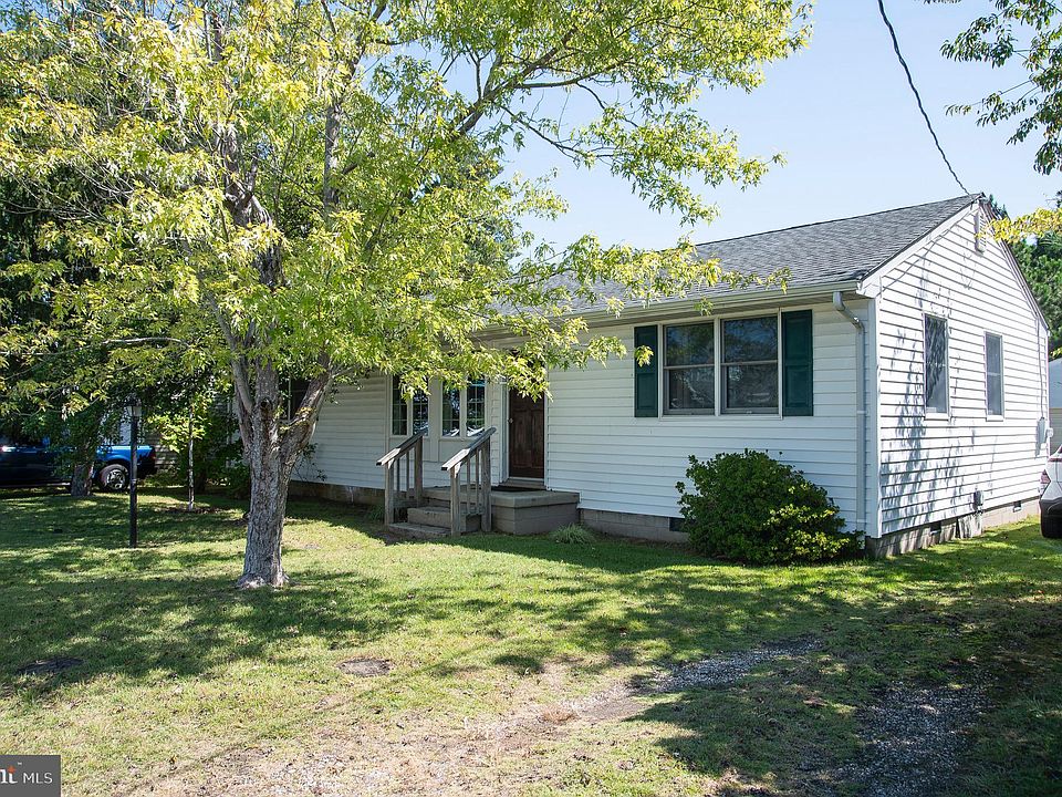 1st image of 4 Clayton Ave