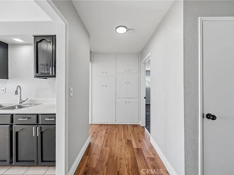 1308 E Oaks St #D — Photo 6