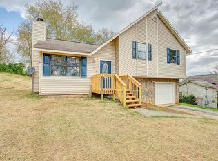 285 Ridgeview Dr, Johnson City, TN 37615