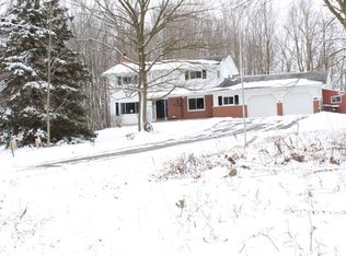 W9245 Glen Rd, Glenbeulah, WI 53023