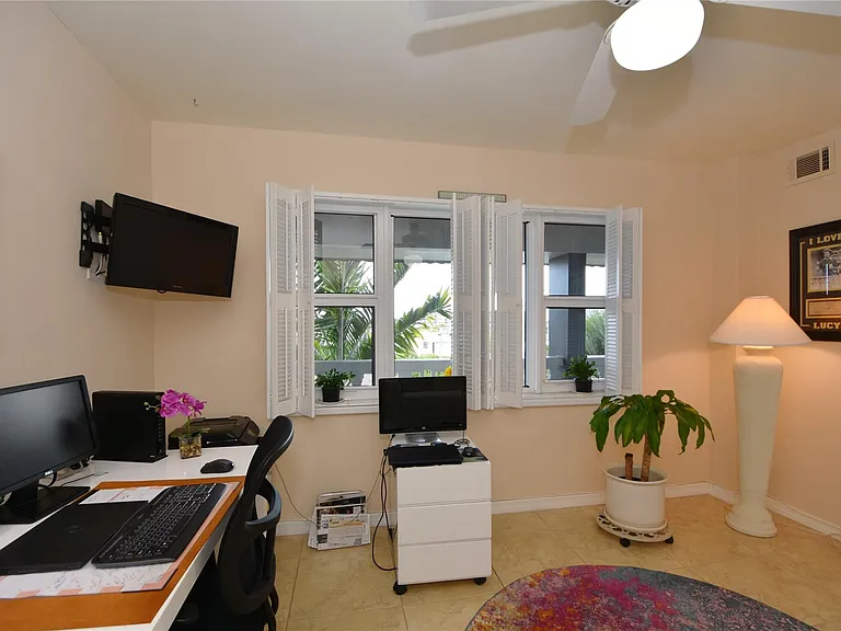 3111 NE 51st St #405C — Photo 30