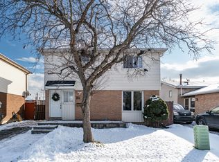 25 Hun Cres, Toronto, ON M9V4G3