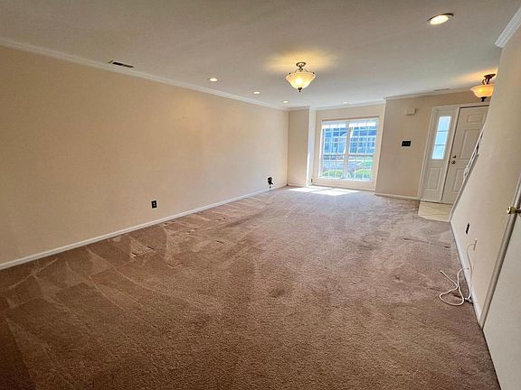 4th image of 86 Greenridge Cir