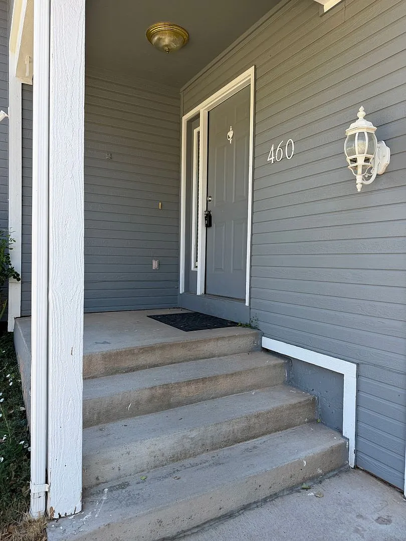 Three Bedroom Two Bath Home in Castle Valley Ranch — Photo 2
