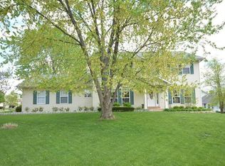 2 Democracy Cir, O'Fallon, MO 63368