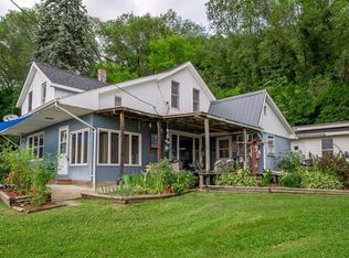 1107 S 2nd St, Alma, WI 54610