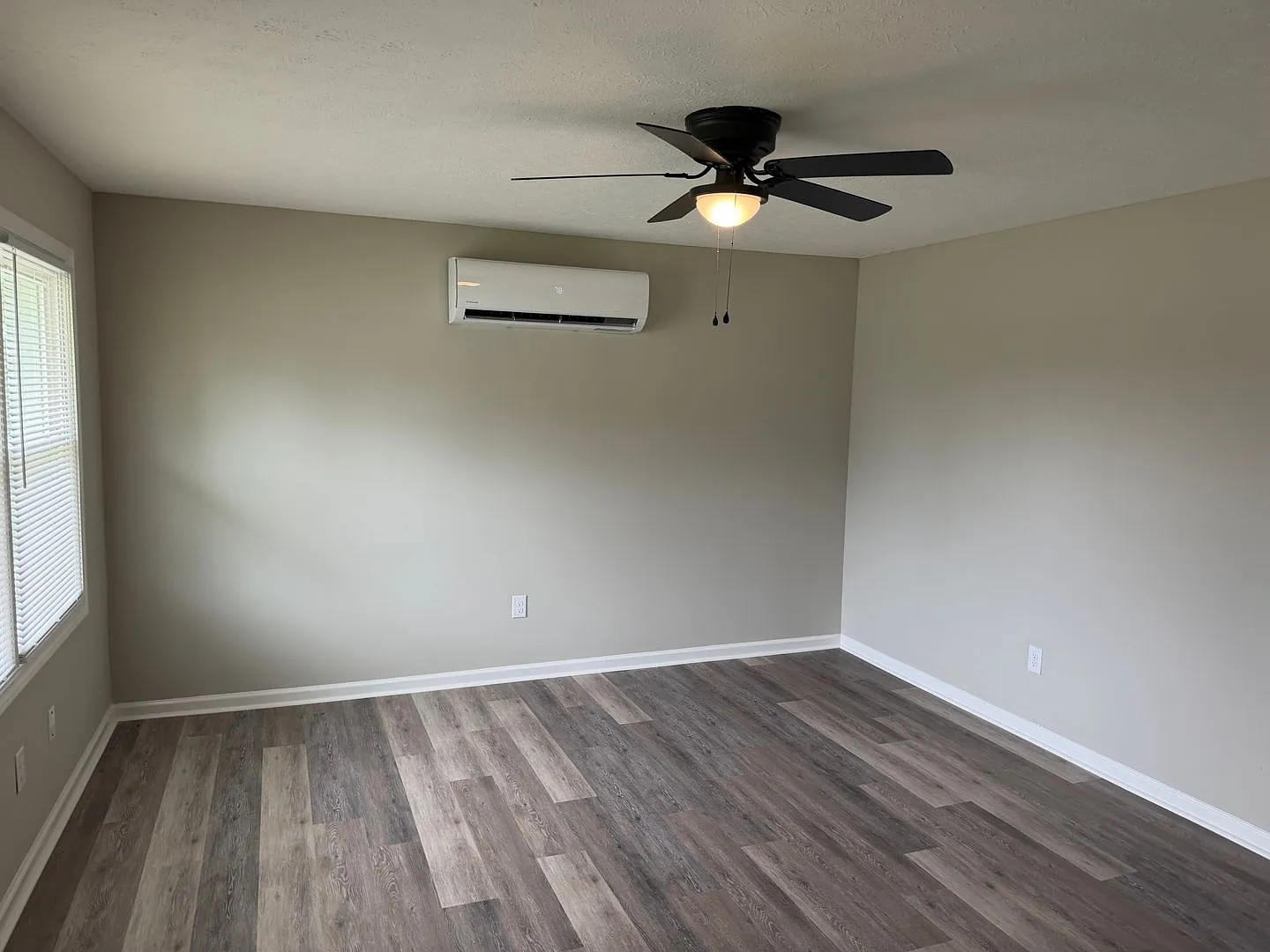 4405 Diddle Dr. — Photo 4