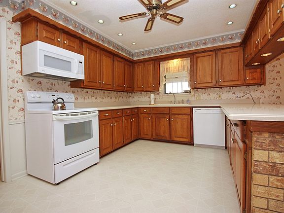 4th image of 400 S Fordyce St