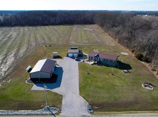 1735 Buckeye Rd, Flora, IL 62839