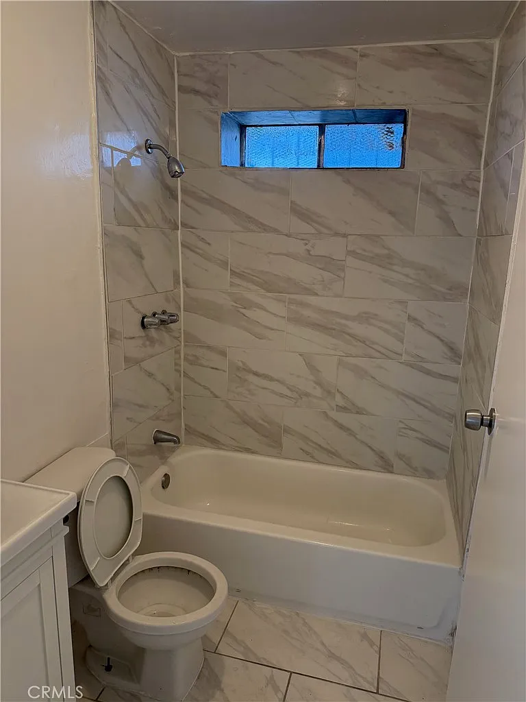 3 bed, 1000 sqft, $2,575 — Photo 4