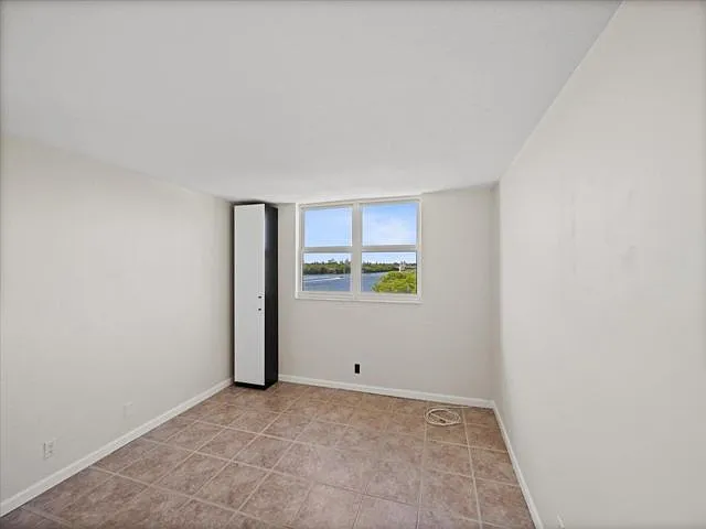 689 NE 6th Ct #4010 — Photo 3
