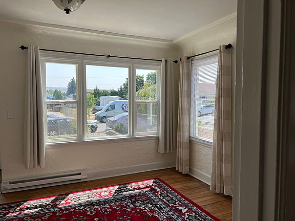 2nd image of 218 N Emerson Ave